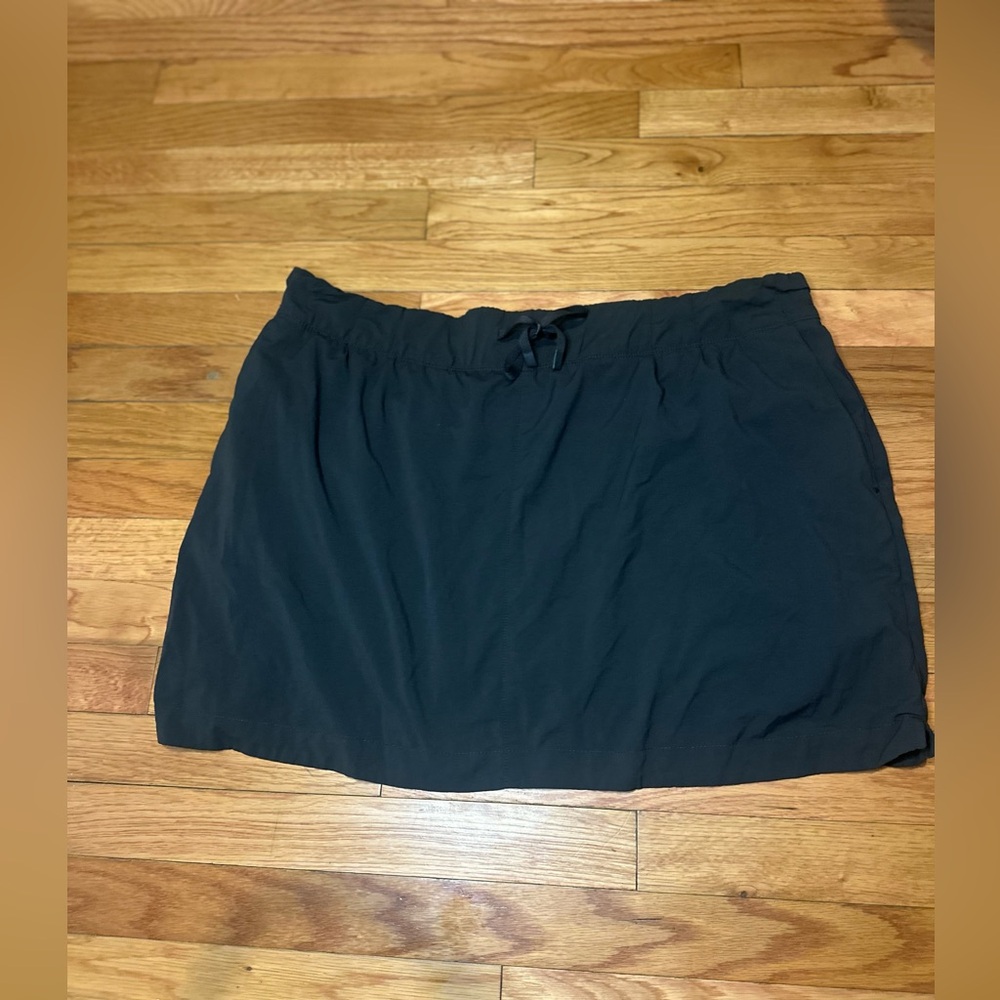 REI Cooperative Women’s‎ Charcoal Gray Skirt With Shorts Under Drawstring Waist